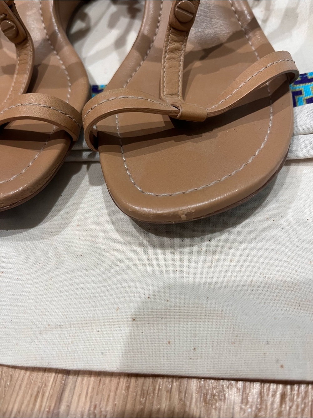 Tory Burch Miller Wedge Tan Leather T-Strap Sandals with Logo Medallion - Picture 2 of 7